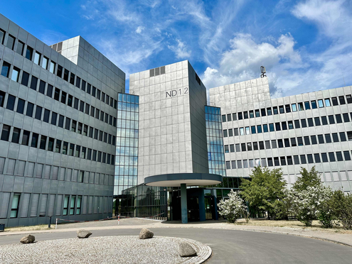 Blick auf das BfR-Gebäude am Nahmitzer Damm in Berlin-Marienfelde.