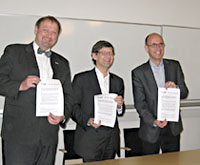 Die Vertreter von BfR, Ansa und DTU nach der Unterzeichnung der Kooperationsvereinbarung