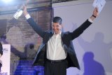 Siegerehrung: Der Gewinner des 1. BfR-Science Slam Dr. Sascha Al Dahouk