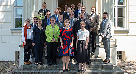 Bundesministerin Klöckner besucht das Bundesinstitut für Risikobewertung (BfR)